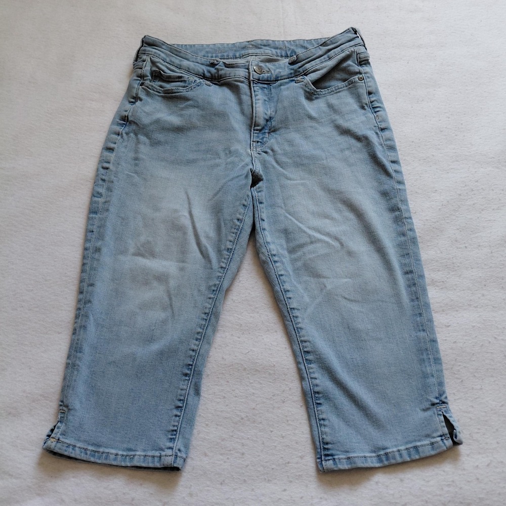 St Johns Bay Capri Jeans Womens 12 Petite Light Blue Denim Stretch Mid Rise